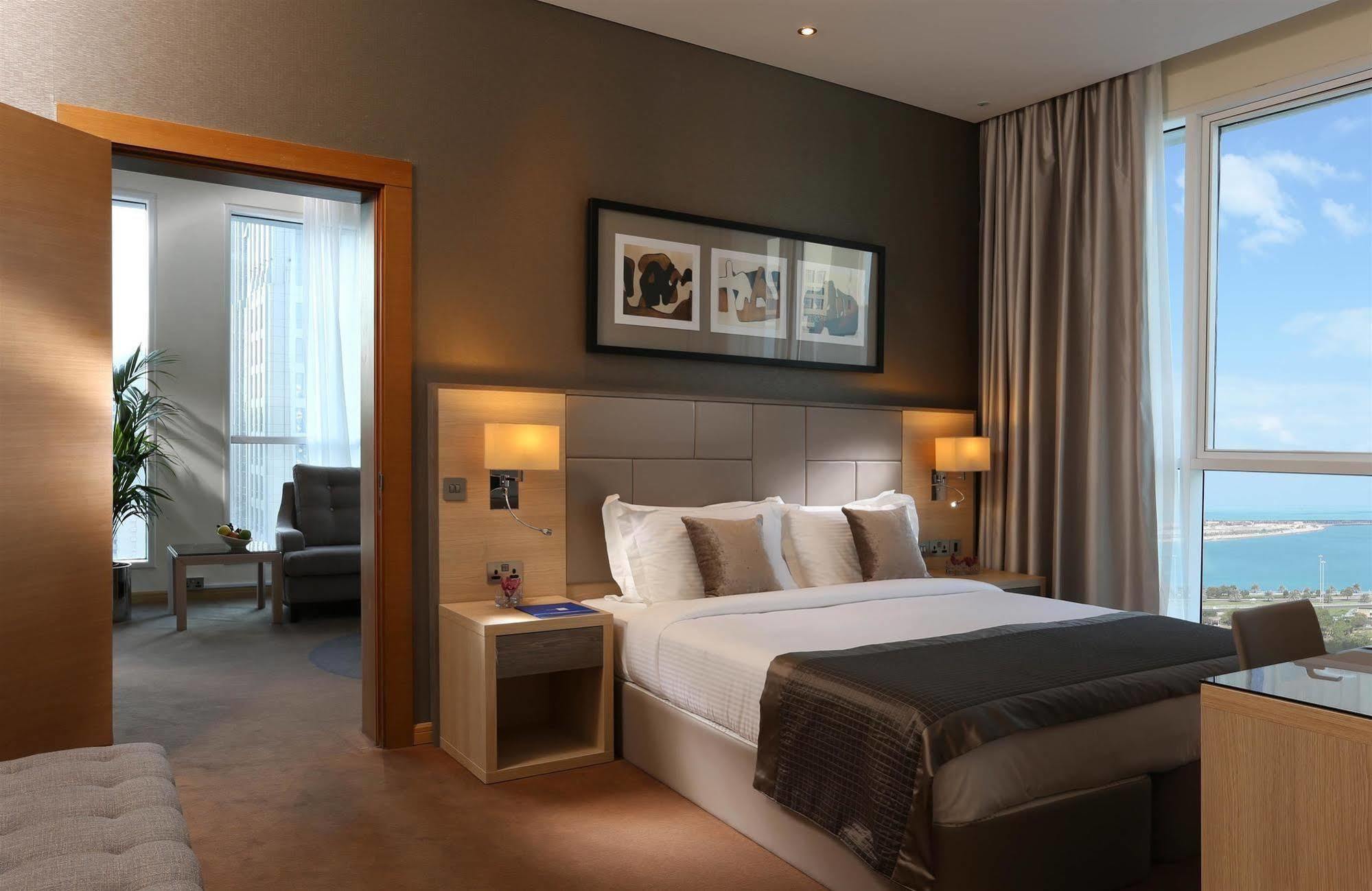 ทีอาร์วายพี บาย วินด์แฮม อาบู ดาบีซิตี เซ็นเตอร์ Hotel อาบูดาบี ภายนอก รูปภาพ